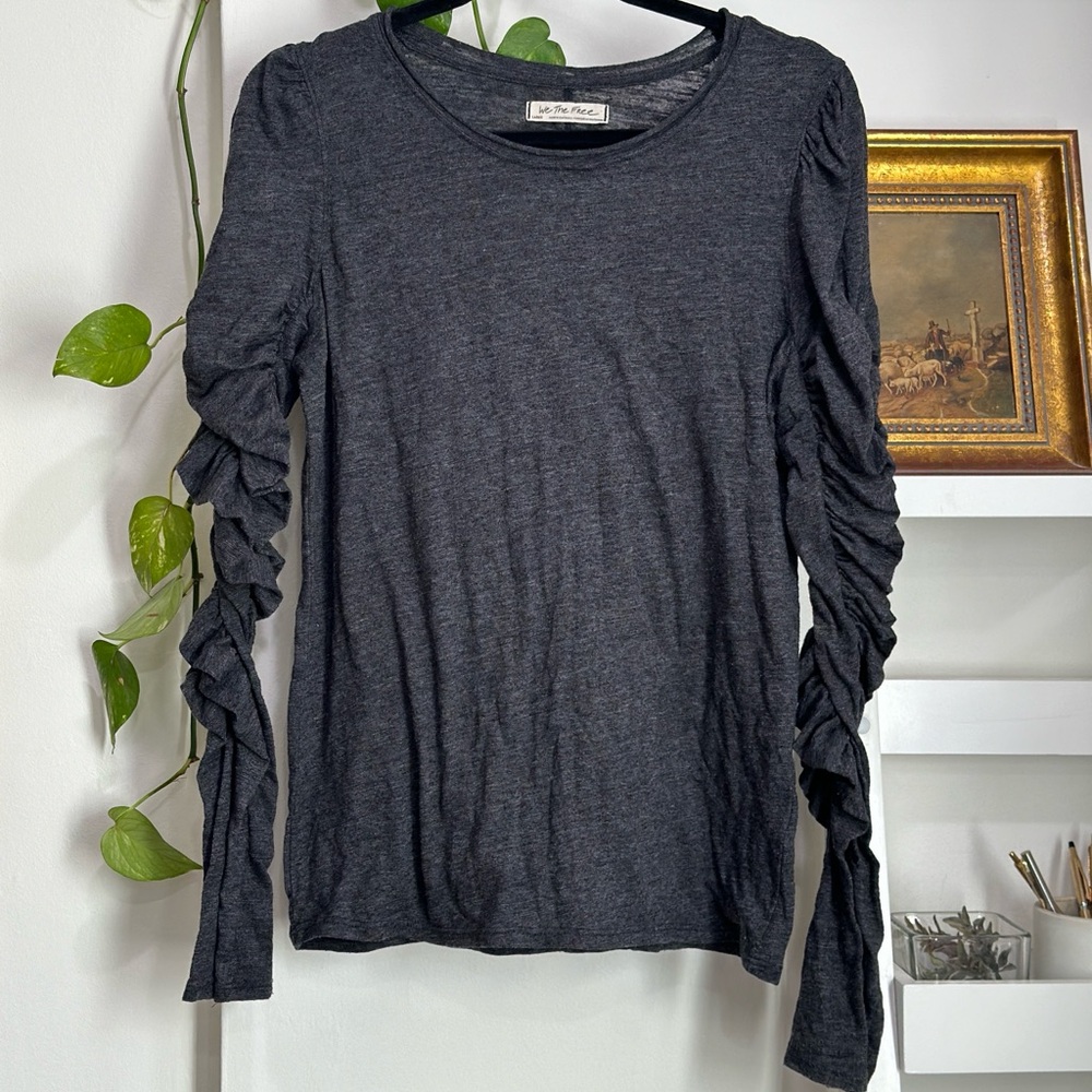 Free People / We The Free | Ruched Grey Long Sleeve - Large
